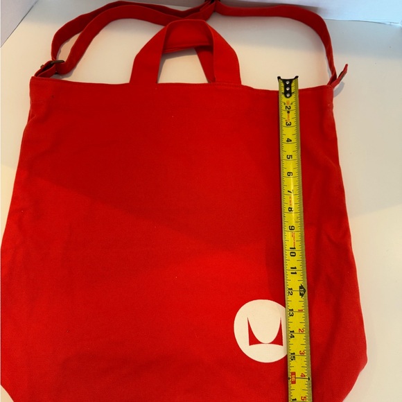 Herman Miller Red Canvas Tote with handles & adjustable shoulder strap.  New - Picture 5 of 12